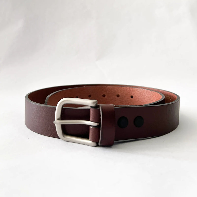A Tradevia Chamberlain Belt and Minimalist Wallet Bundle on a white background.